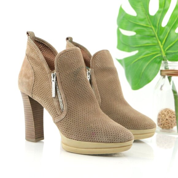 Donald Pliner Womens Boot Size 9.5 Tan Suede Platform Block Heel Bootie Side Zip - Picture 1 of 12
